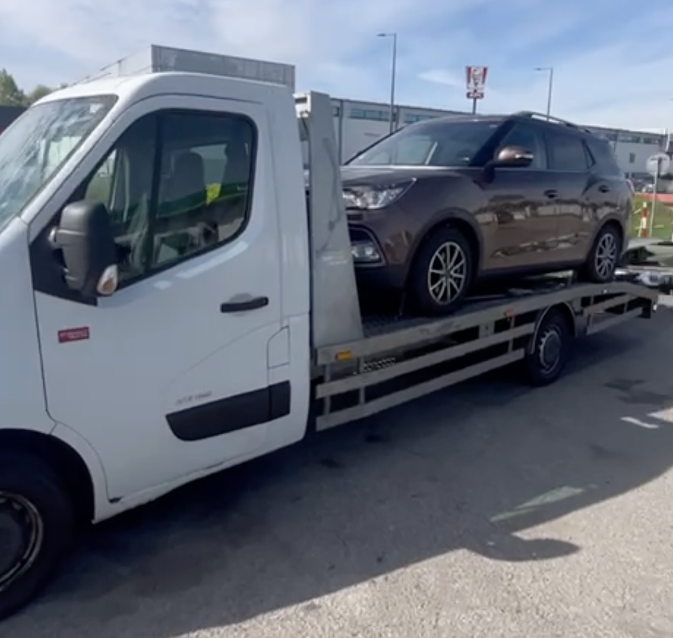 Bezpieczny transport pojazdu